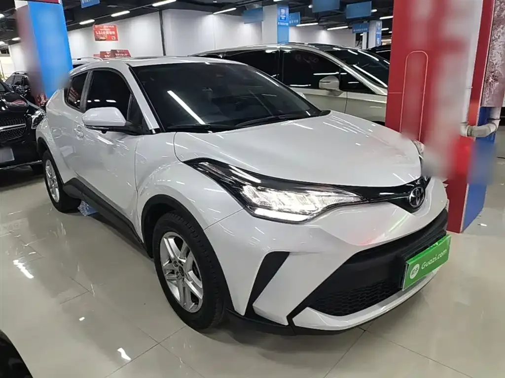 Toyota C-HR — фото 8