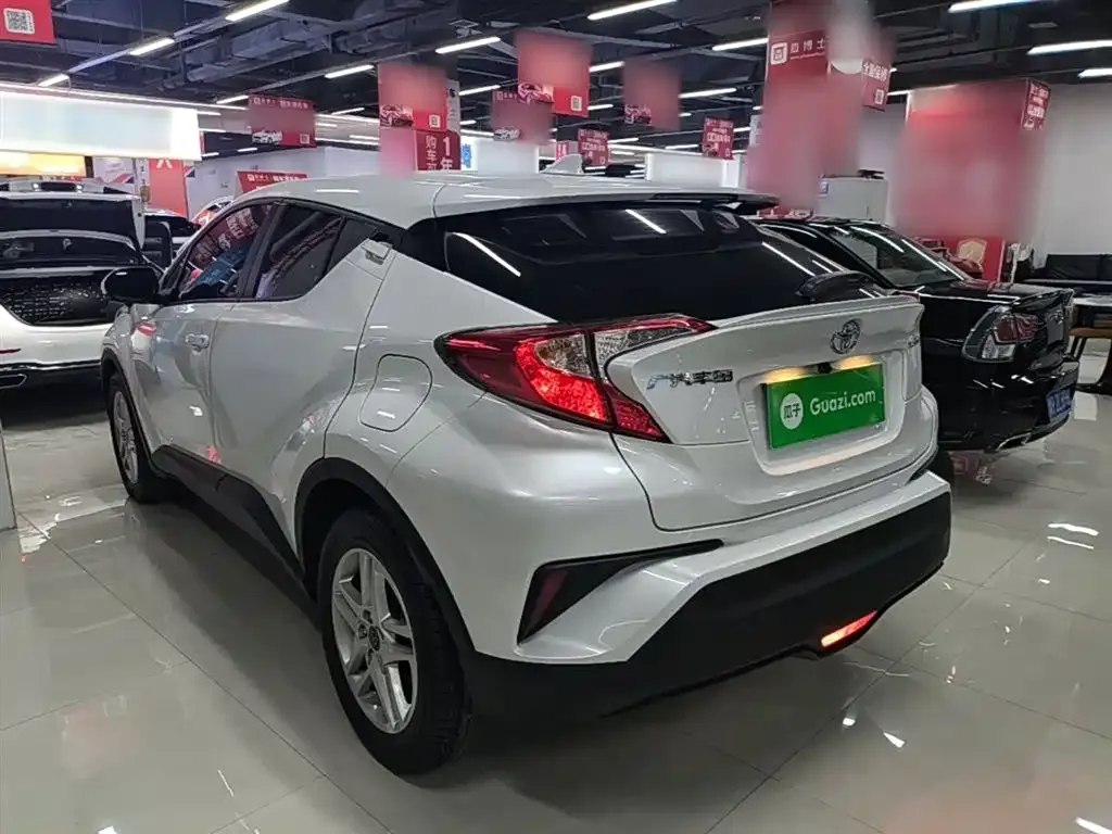 Toyota C-HR — фото 4