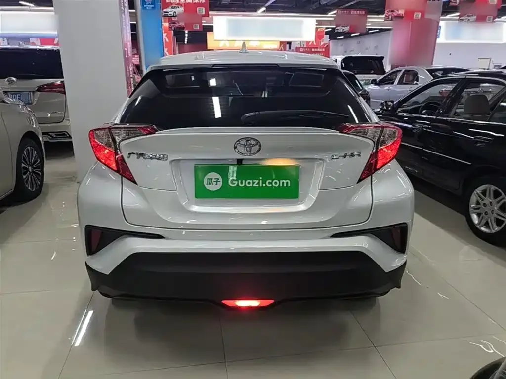 Toyota C-HR — фото 9
