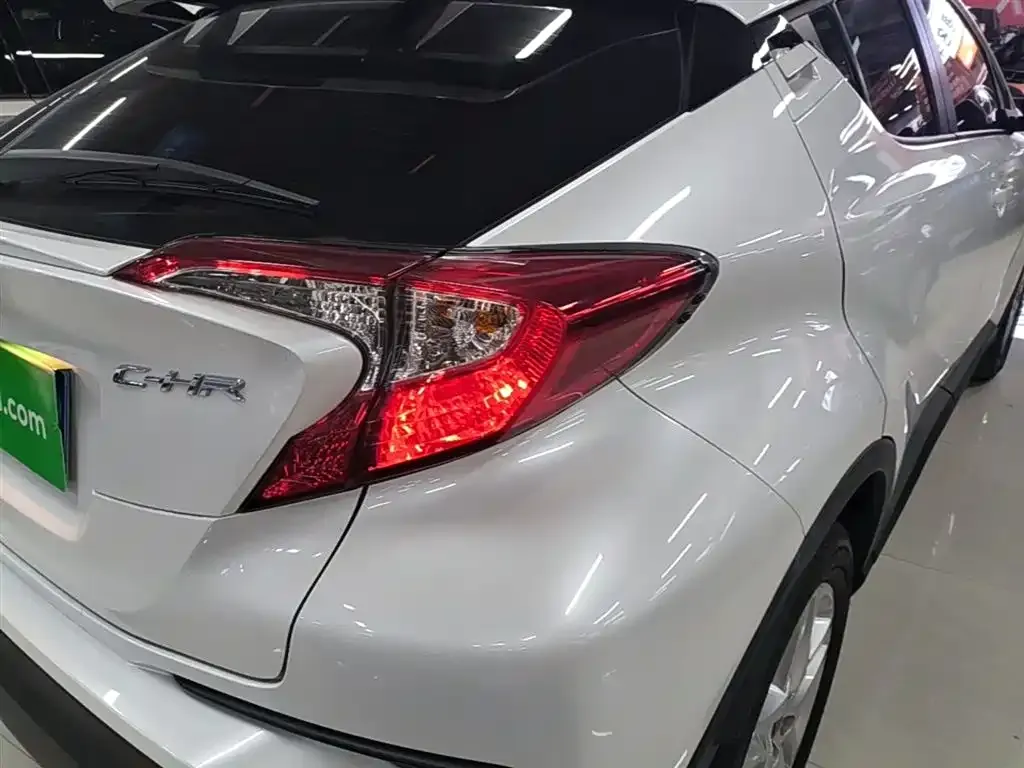 Toyota C-HR — фото 3
