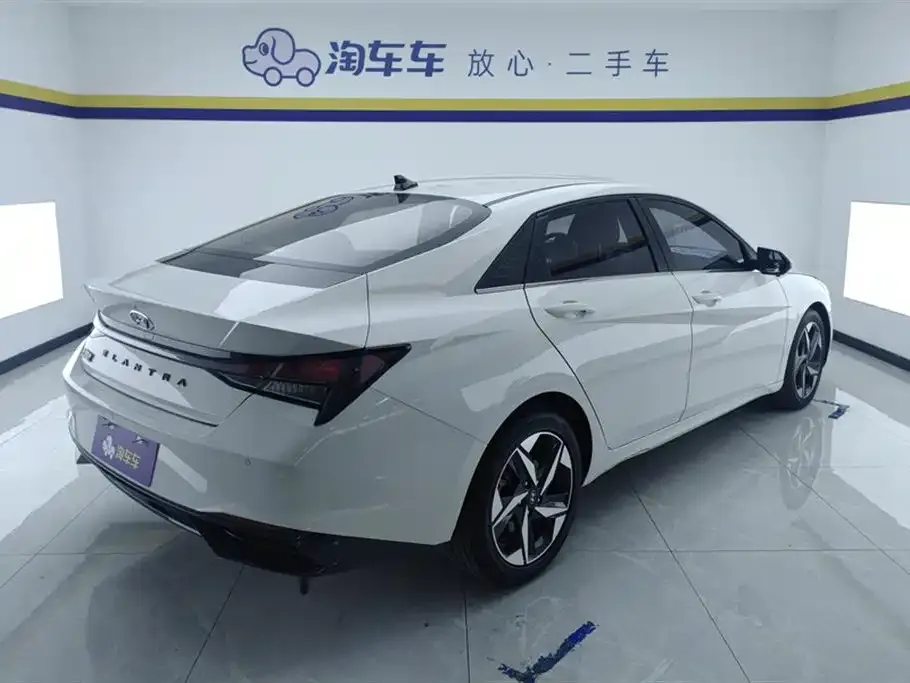Hyundai Elantra — фото 4