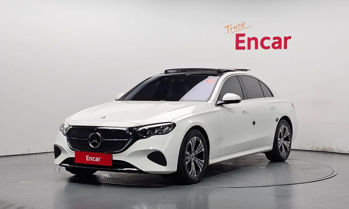 Mercedes-Benz E-Class — фото 1