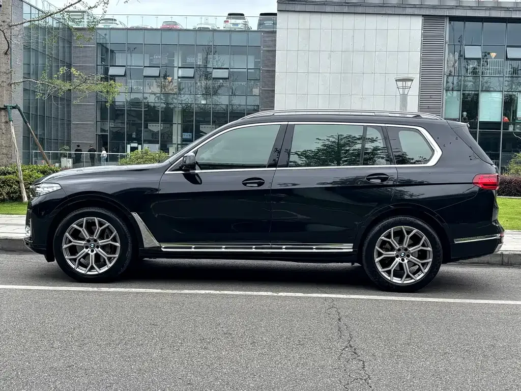 BMW X7 — фото 10
