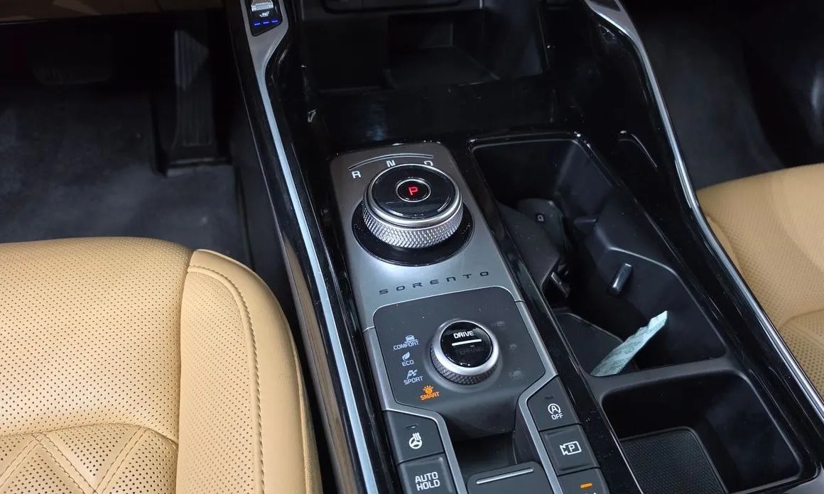 Kia Sorento — фото 10