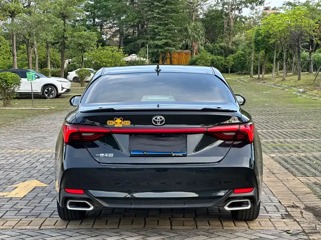 Toyota Avalon — фото 10