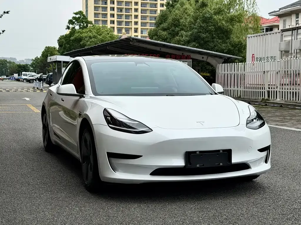 Tesla Model 3 — фото 8