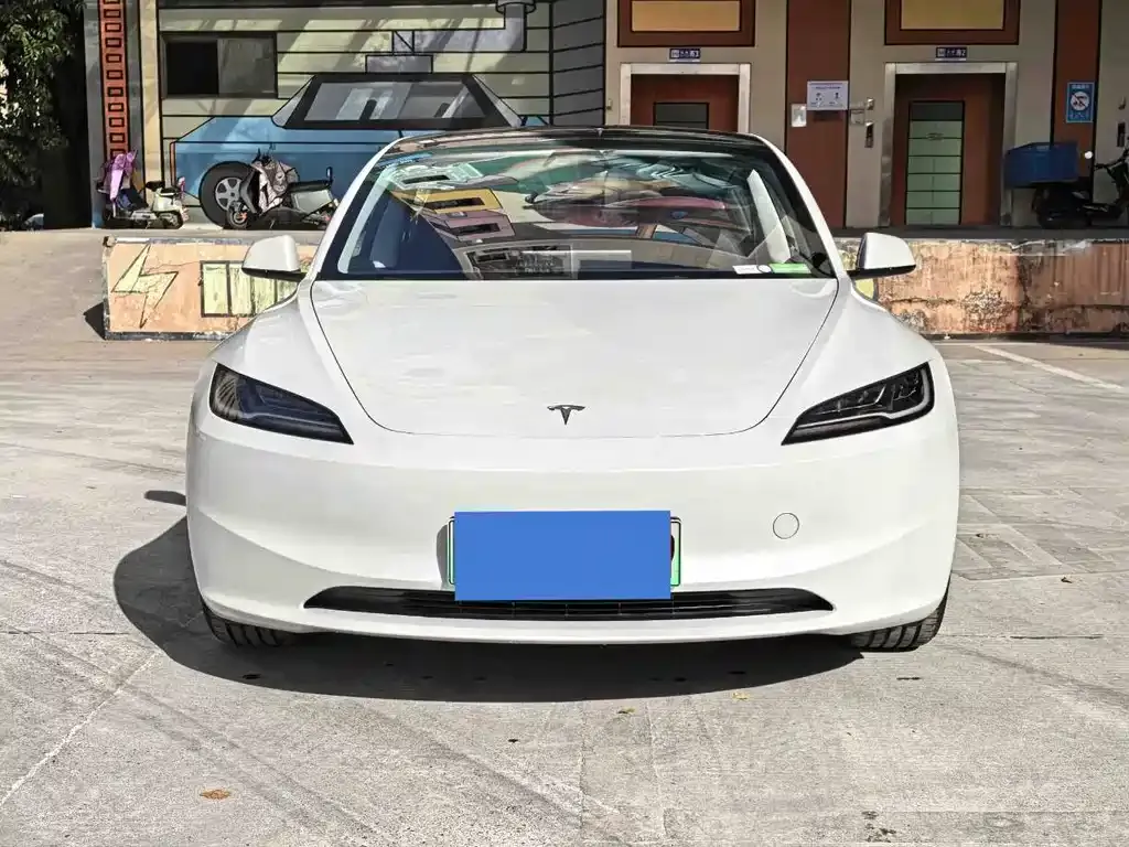 Tesla Model 3 — фото 3