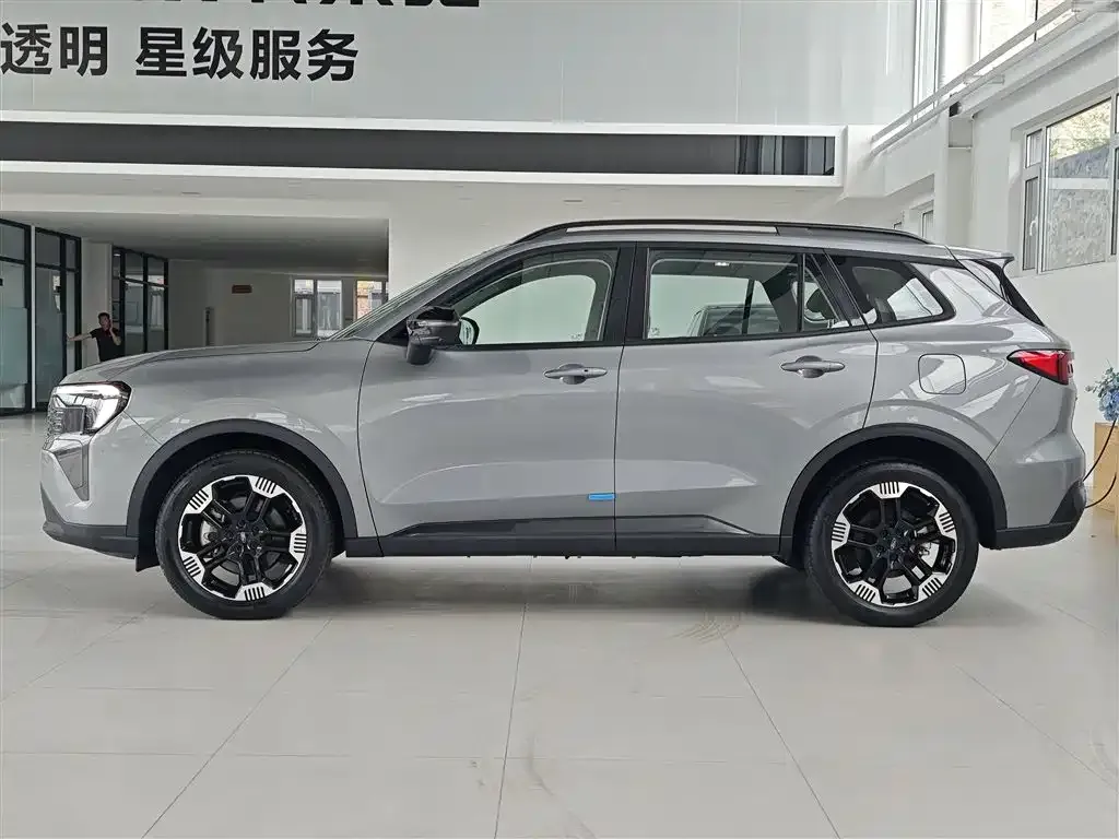 Ford Equator Sport New Energy — фото 10