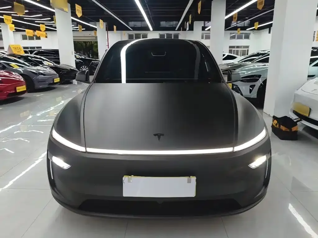 Tesla Model Y L — фото 2