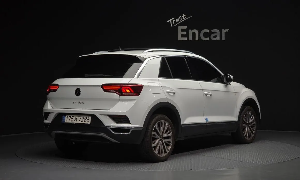 Volkswagen T-Roc — фото 5