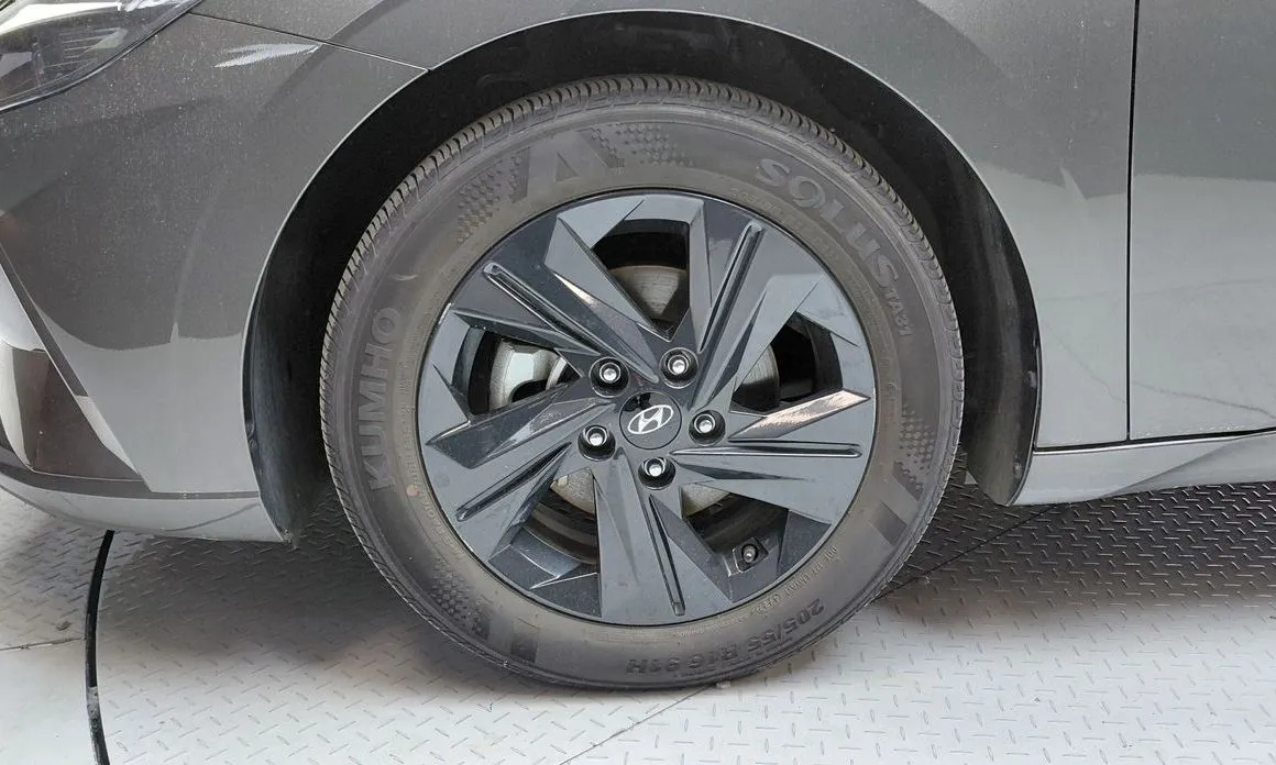 Hyundai AVANTE — фото 4