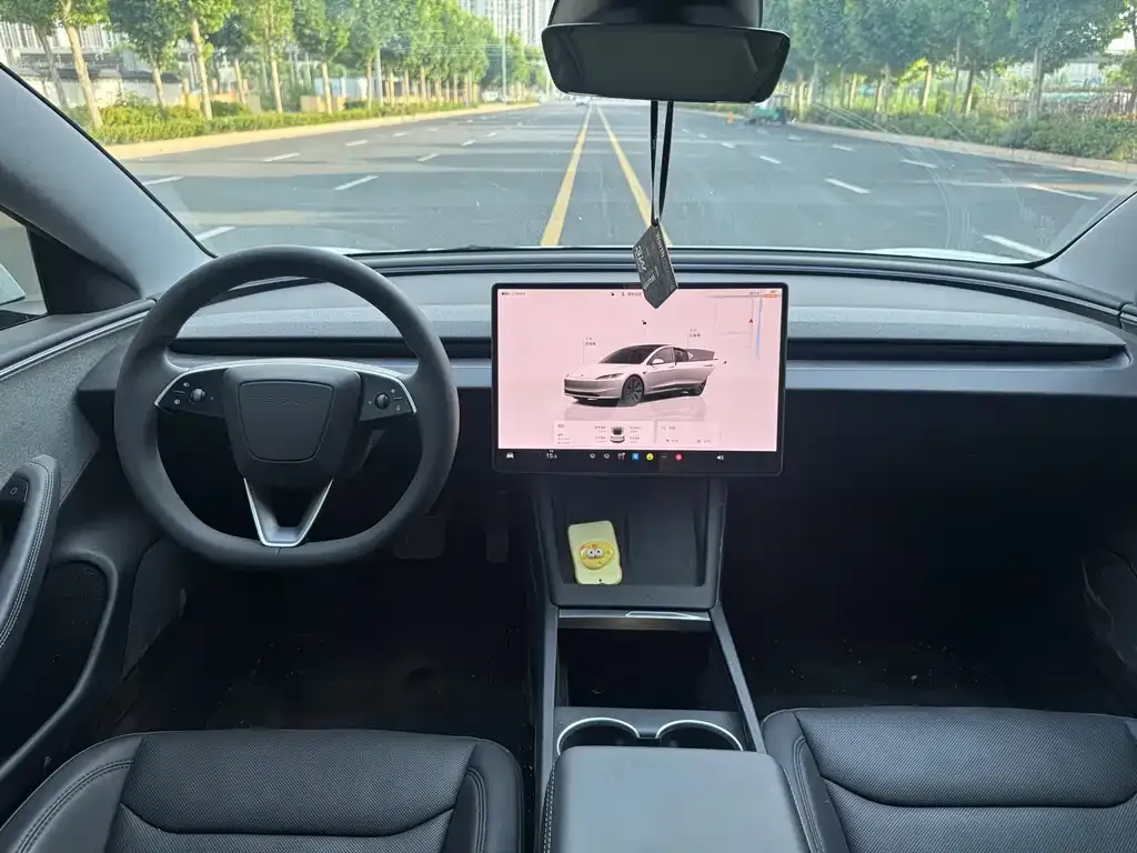 Tesla Model 3 — фото 4