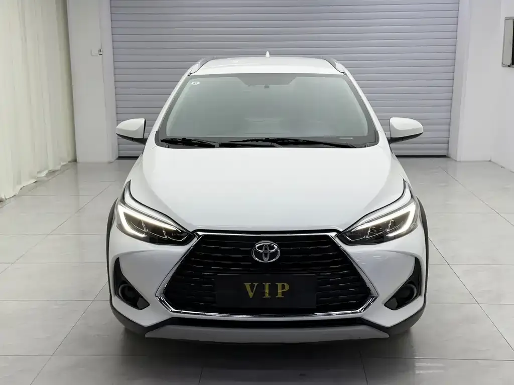 Toyota Yaris L — фото 3