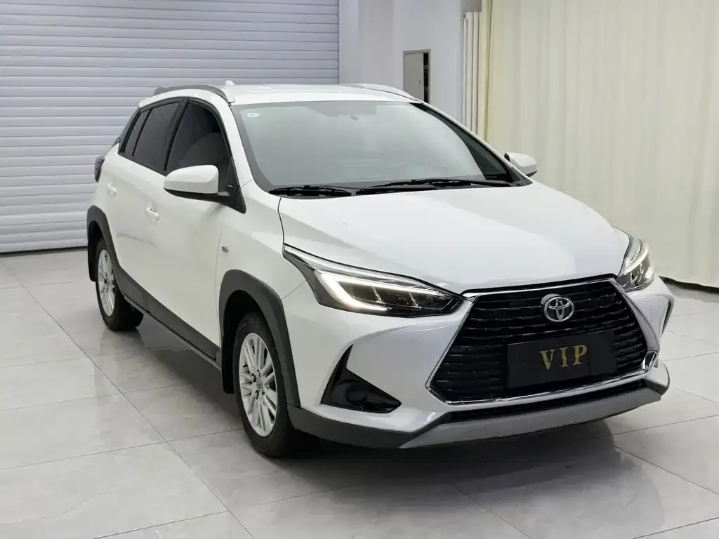 Toyota Yaris L — фото 10