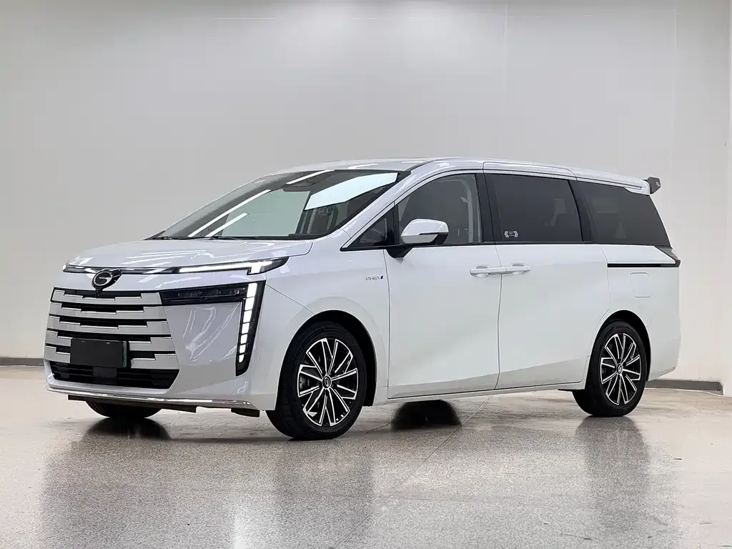 GAC Motor Trumpchi E8 PHEV — фото 1