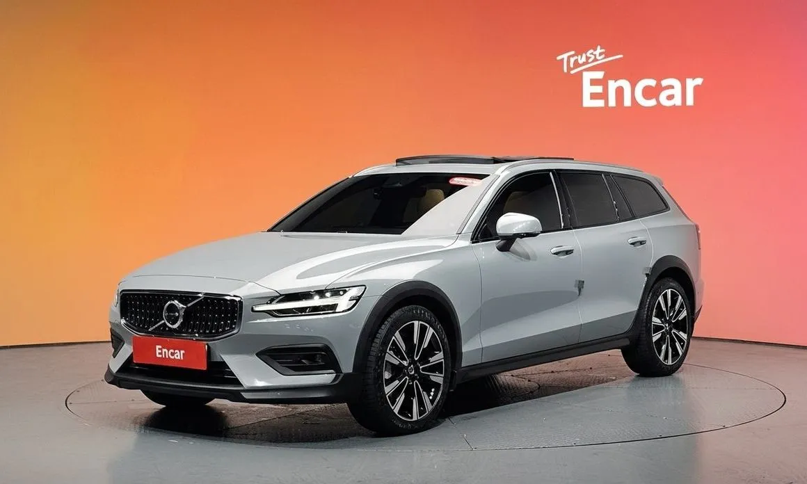 Volvo V60 — фото 1