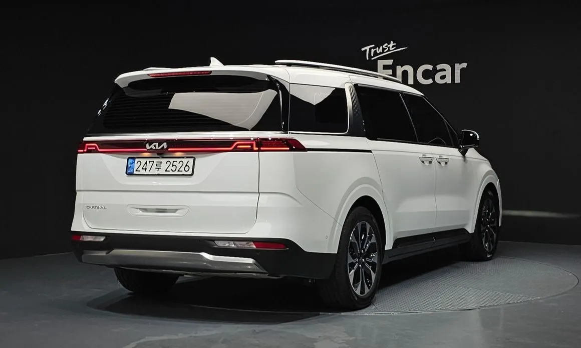 Kia Carnival — фото 4