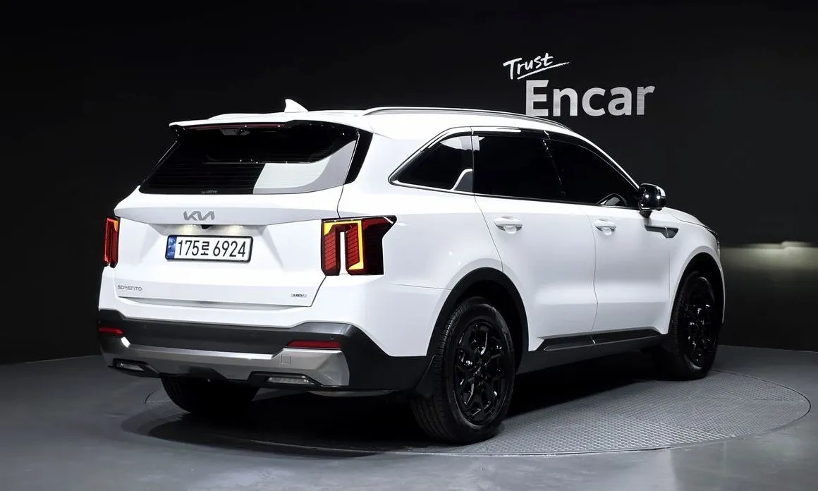 Kia Sorento — фото 6