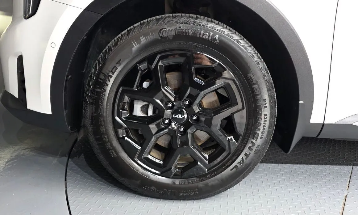 Kia Sorento — фото 9