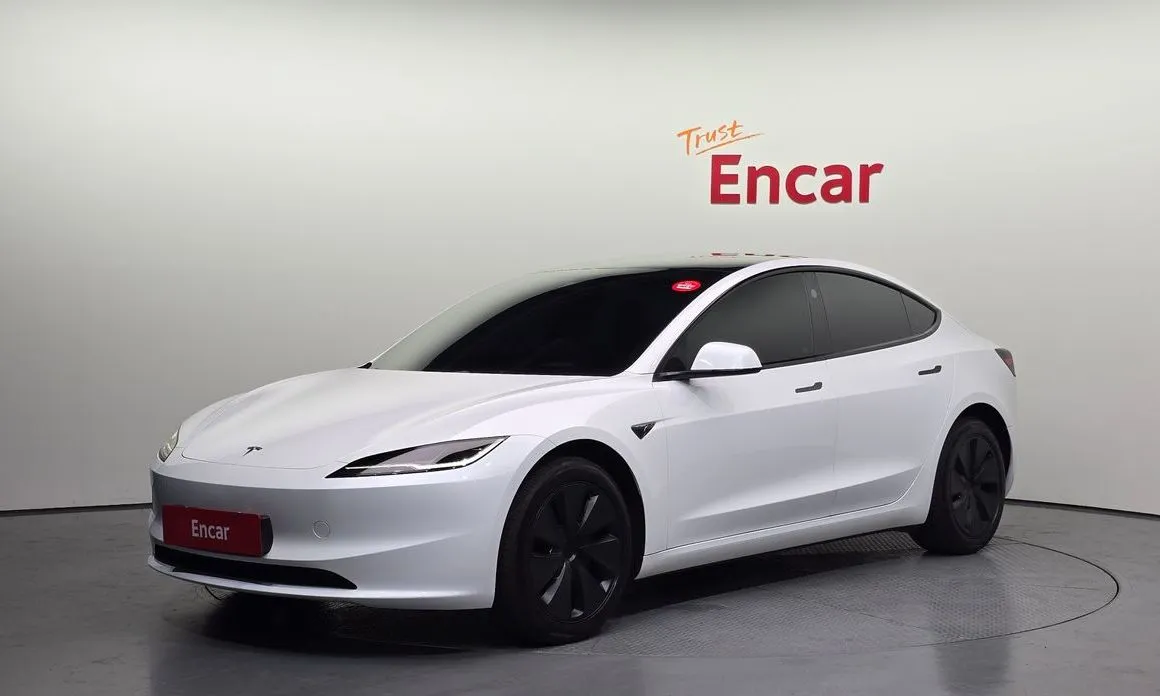 Tesla Model 3 — фото 1