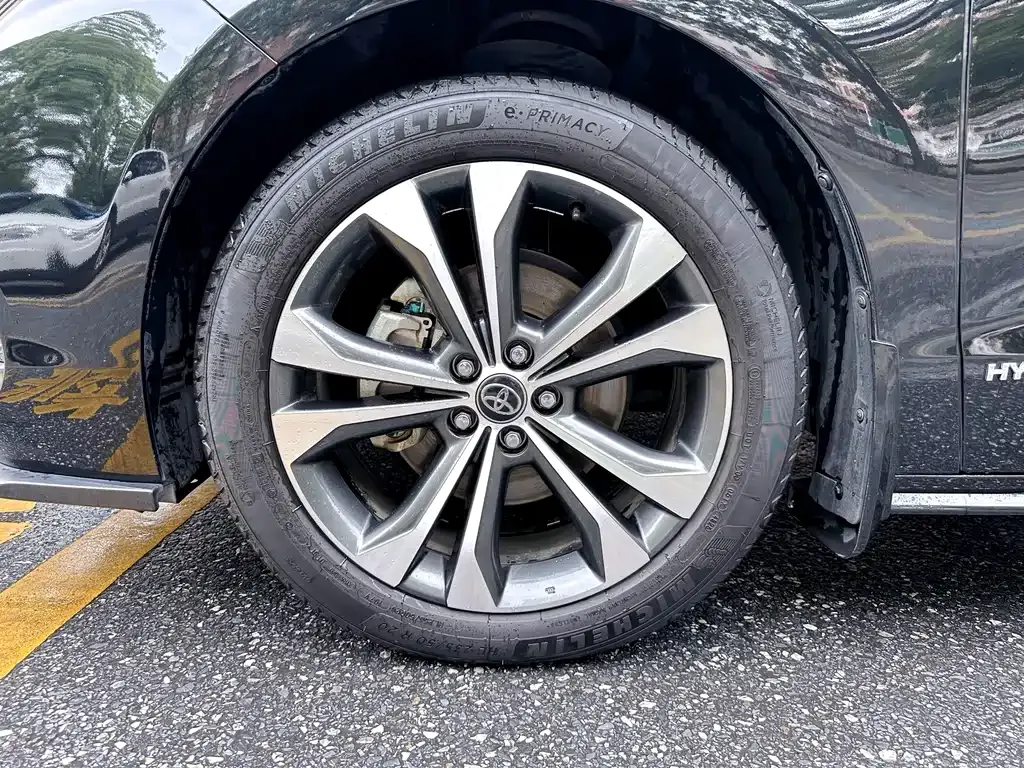 Toyota Granvia — фото 9