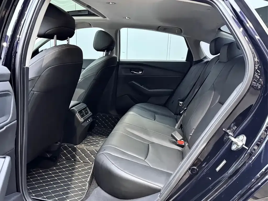 Honda Accord — фото 10