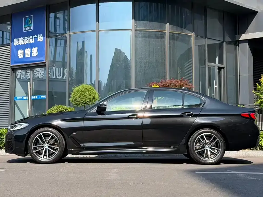 BMW 5 Series (Import) — фото 3