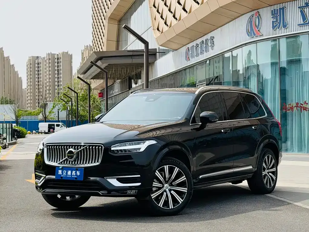 Volvo XC90 — фото 1