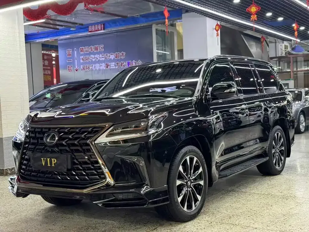 Lexus LX — фото 1