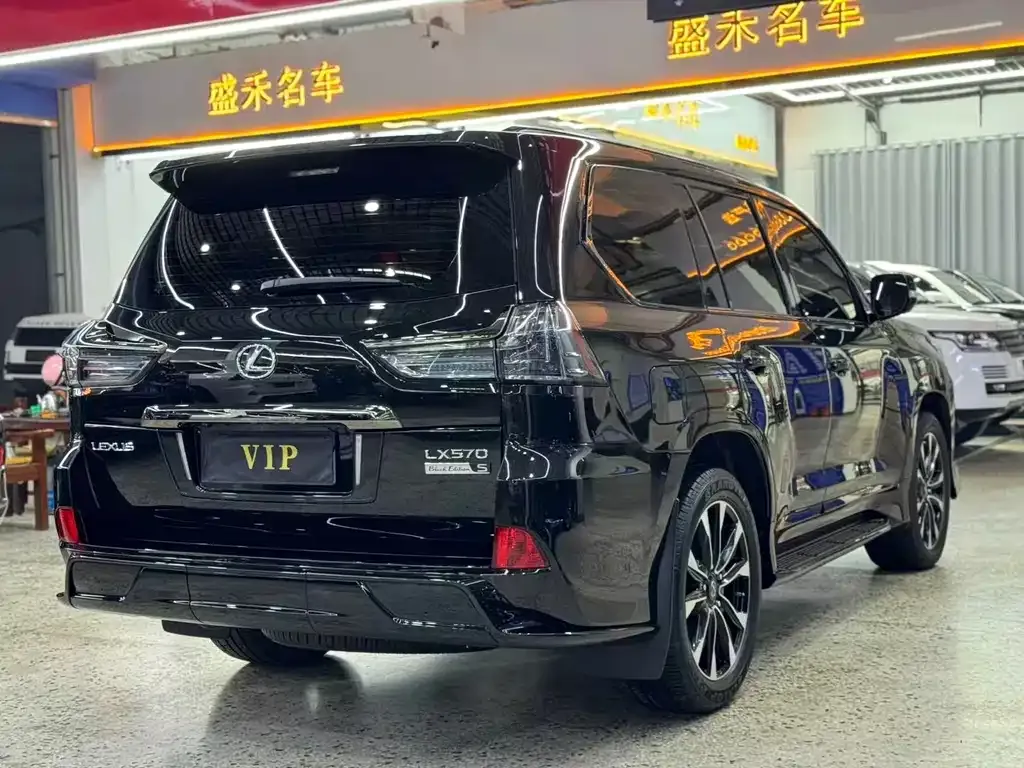 Lexus LX — фото 6