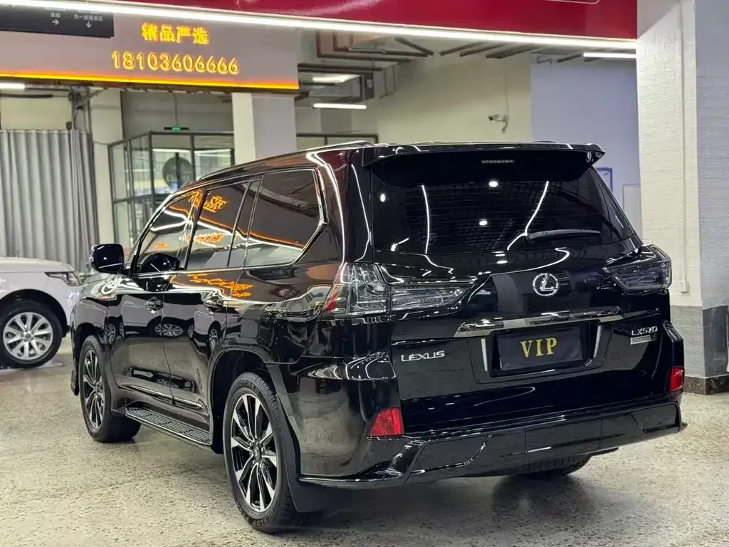 Lexus LX — фото 9