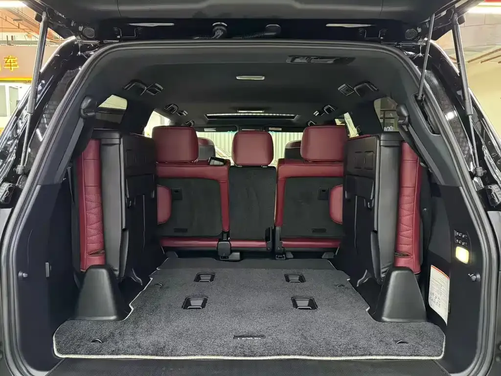Lexus LX — фото 8