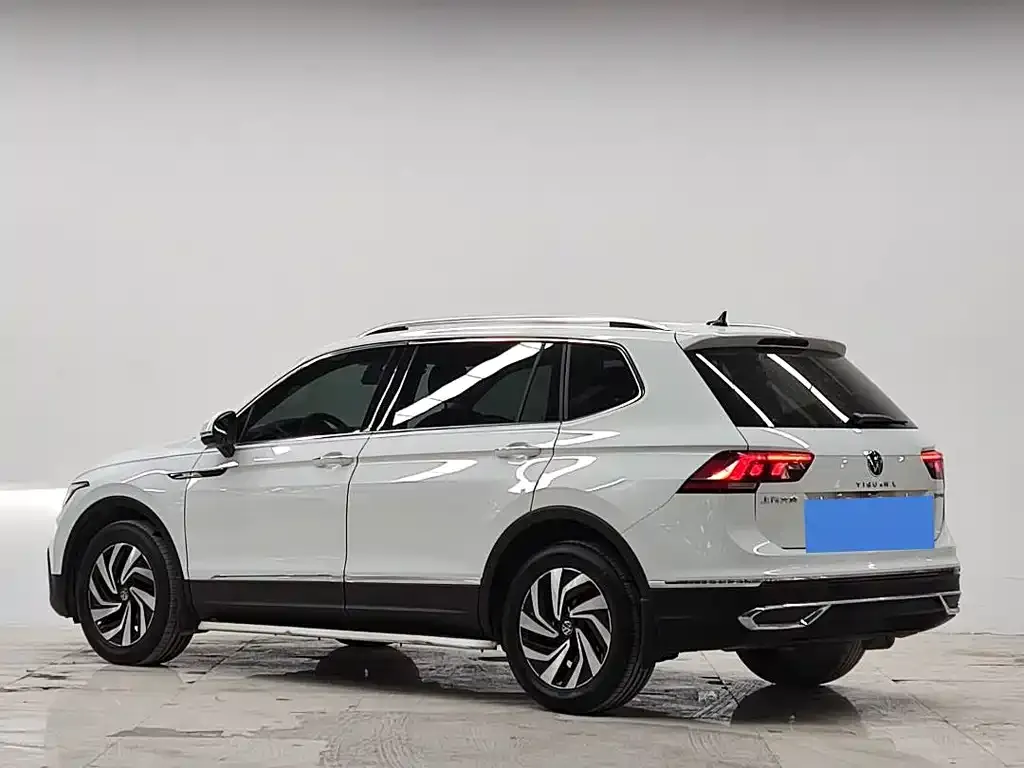 Volkswagen Tiguan L — фото 5