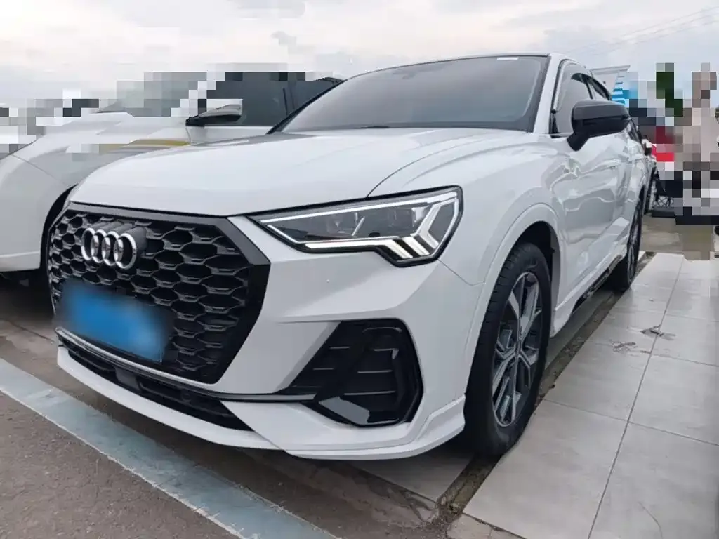 Audi Q3 Sportback — фото 1