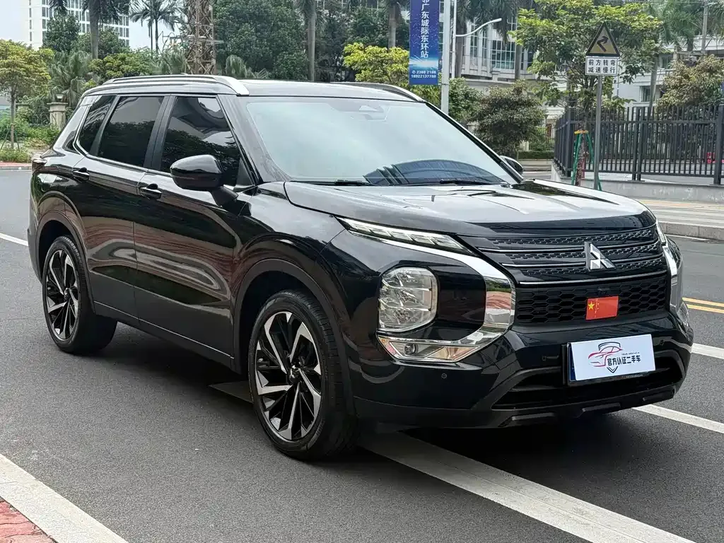 Mitsubishi Outlander — фото 10