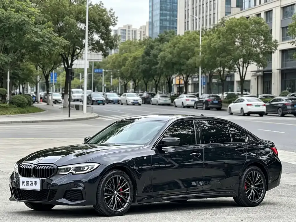 BMW 3 Series — фото 1