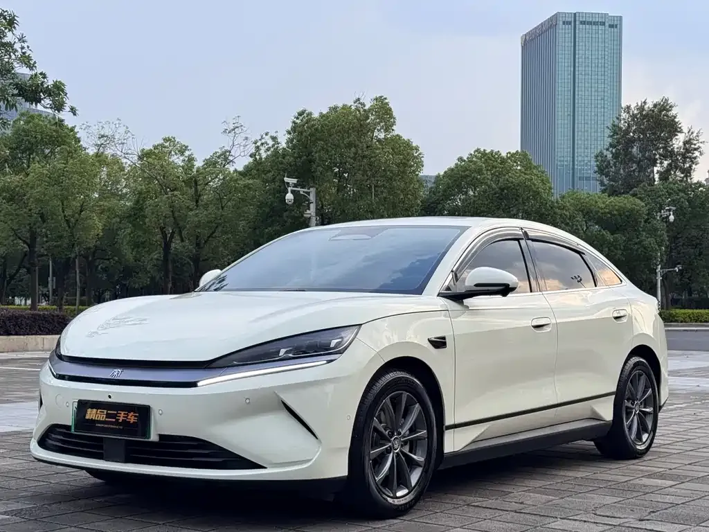BYD Qin L — фото 1