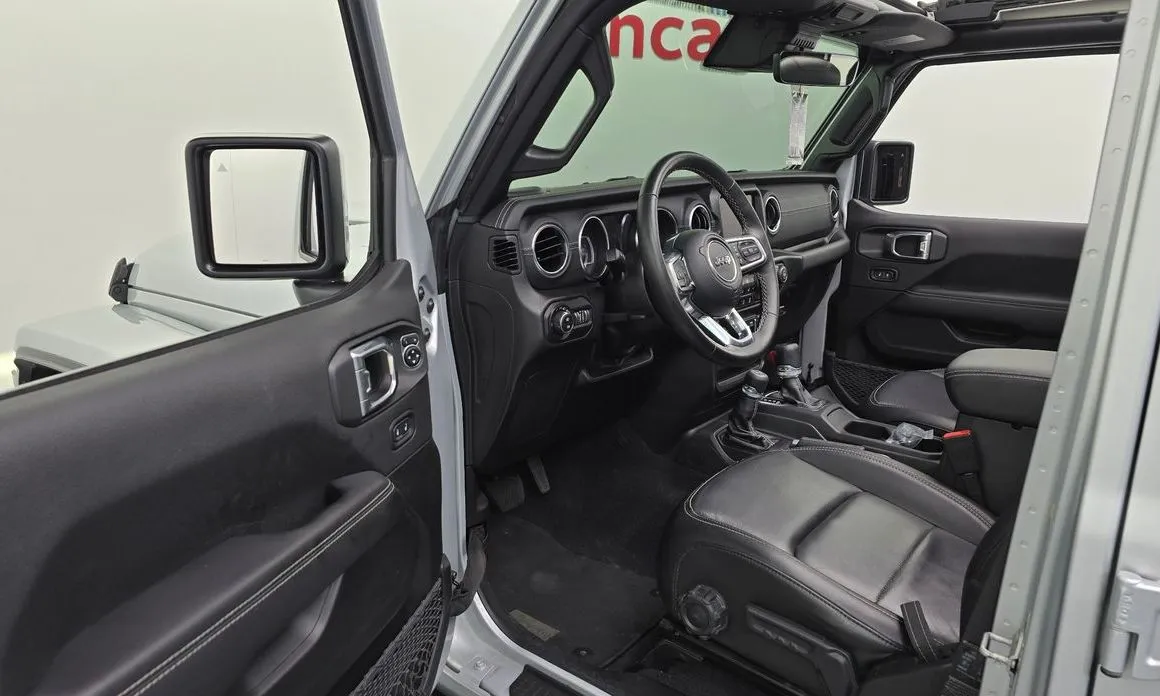 Jeep Wrangler — фото 9