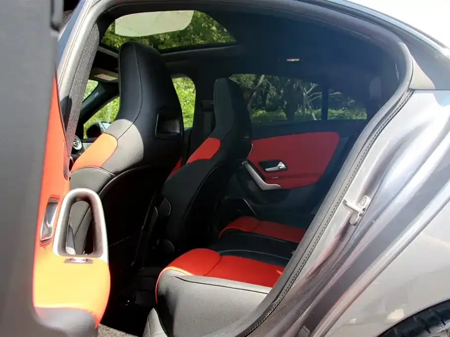 Mercedes-Benz CLA AMG — фото 10