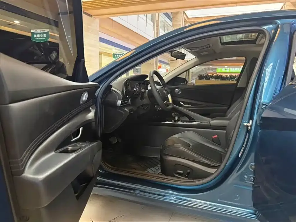 Hyundai Elantra — фото 4