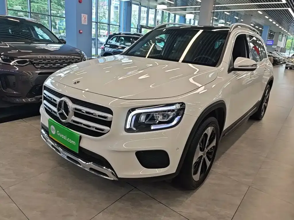 Mercedes-Benz GLB — фото 1