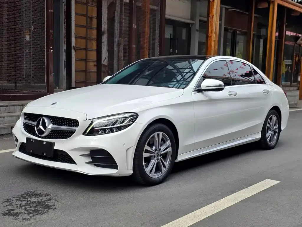 Mercedes-Benz C-Class — фото 1