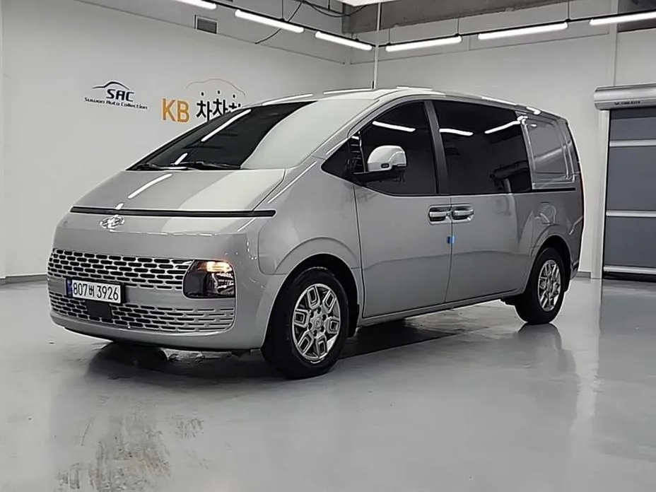Hyundai Staria — фото 1