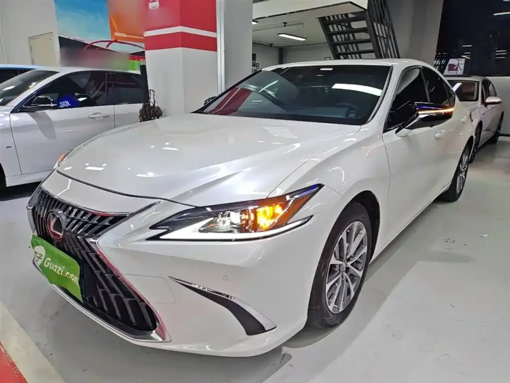 Lexus ES — фото 4