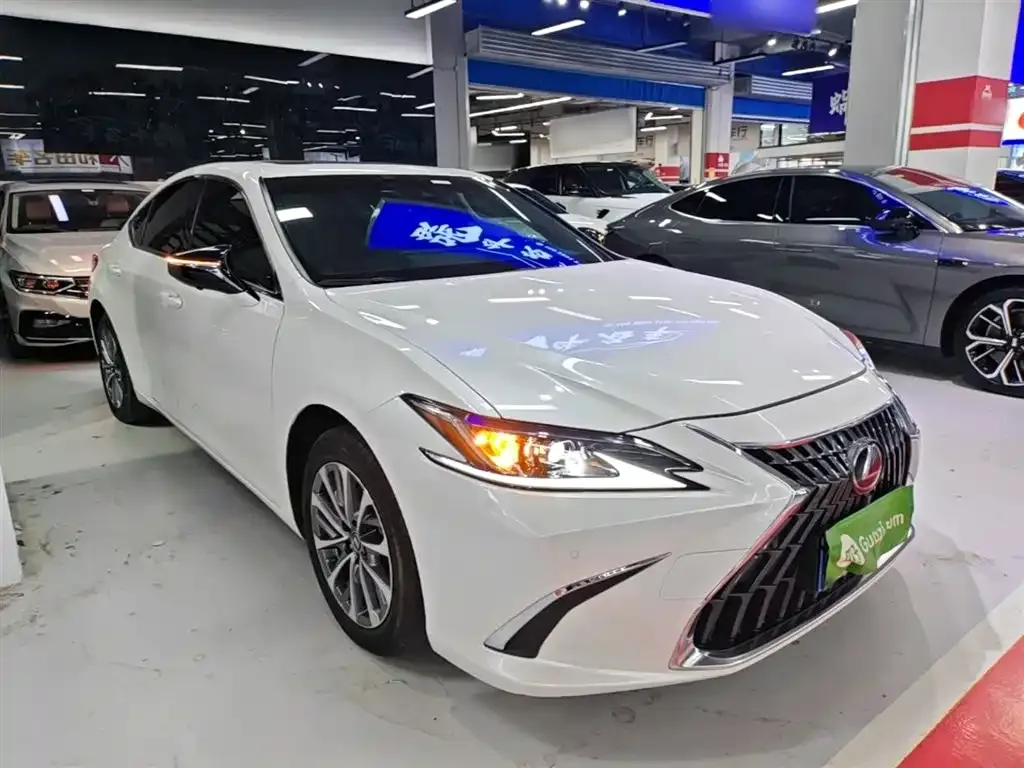 Lexus ES — фото 6