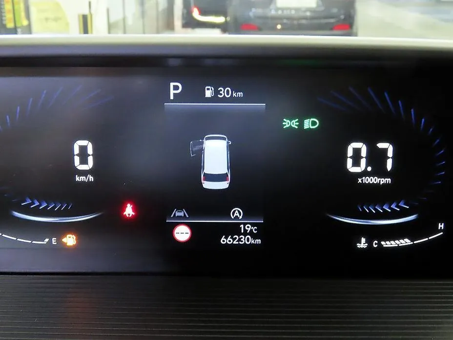 Hyundai Staria — фото 2
