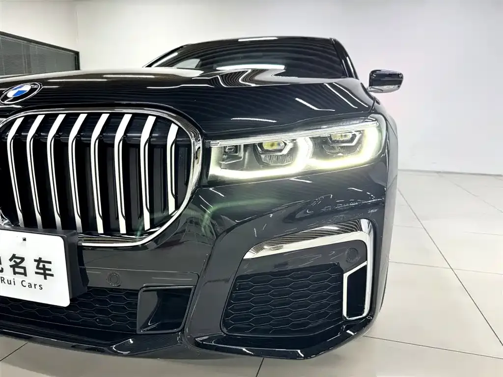 BMW 7 Series — фото 5