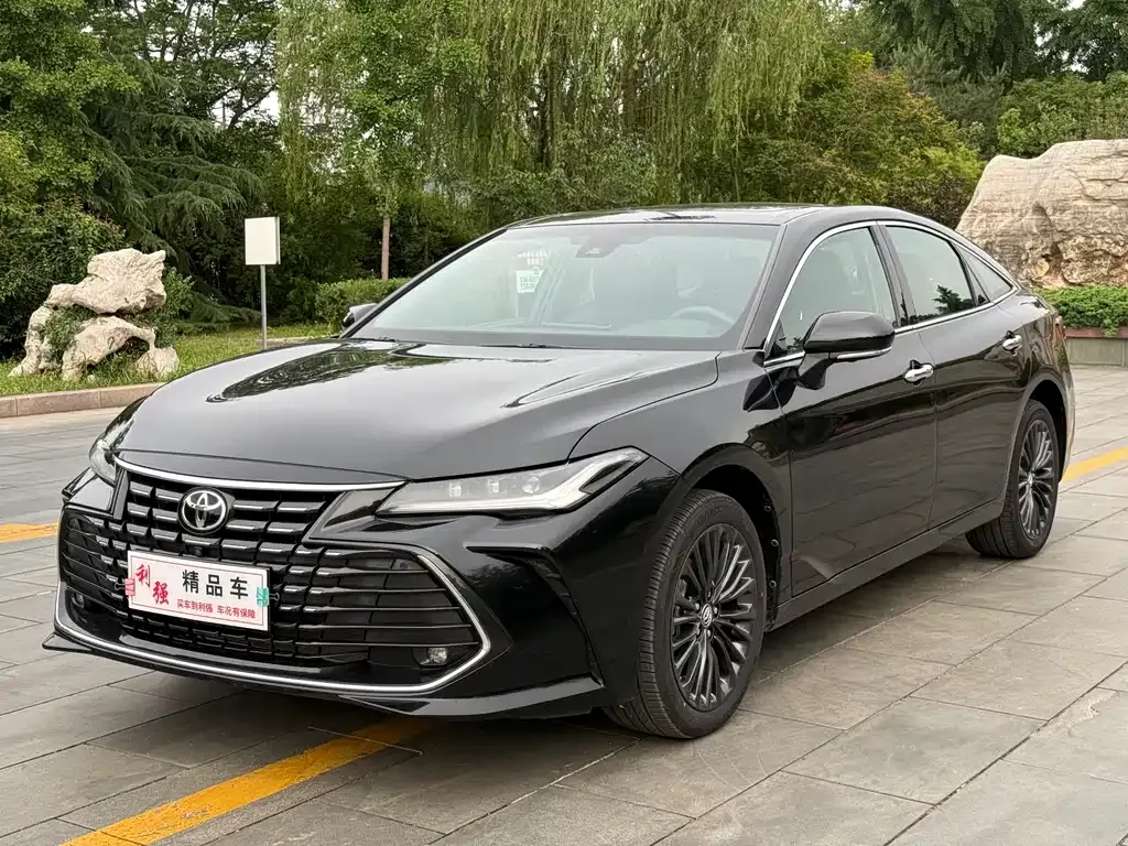 Toyota Avalon — фото 1