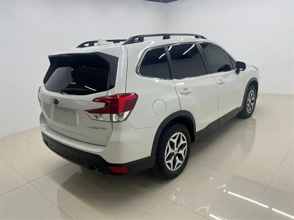 Subaru Forester — фото 2