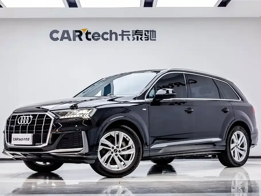 Audi Q7 — фото 1